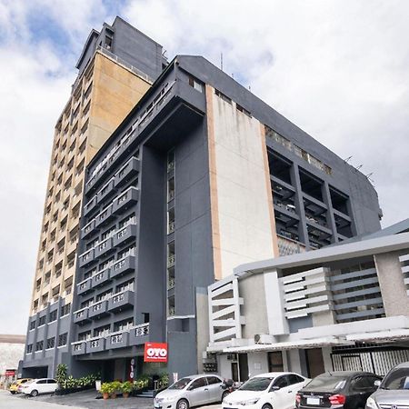 Hotel Oyo 115 Northridge Mansions Quezon City Esterno foto