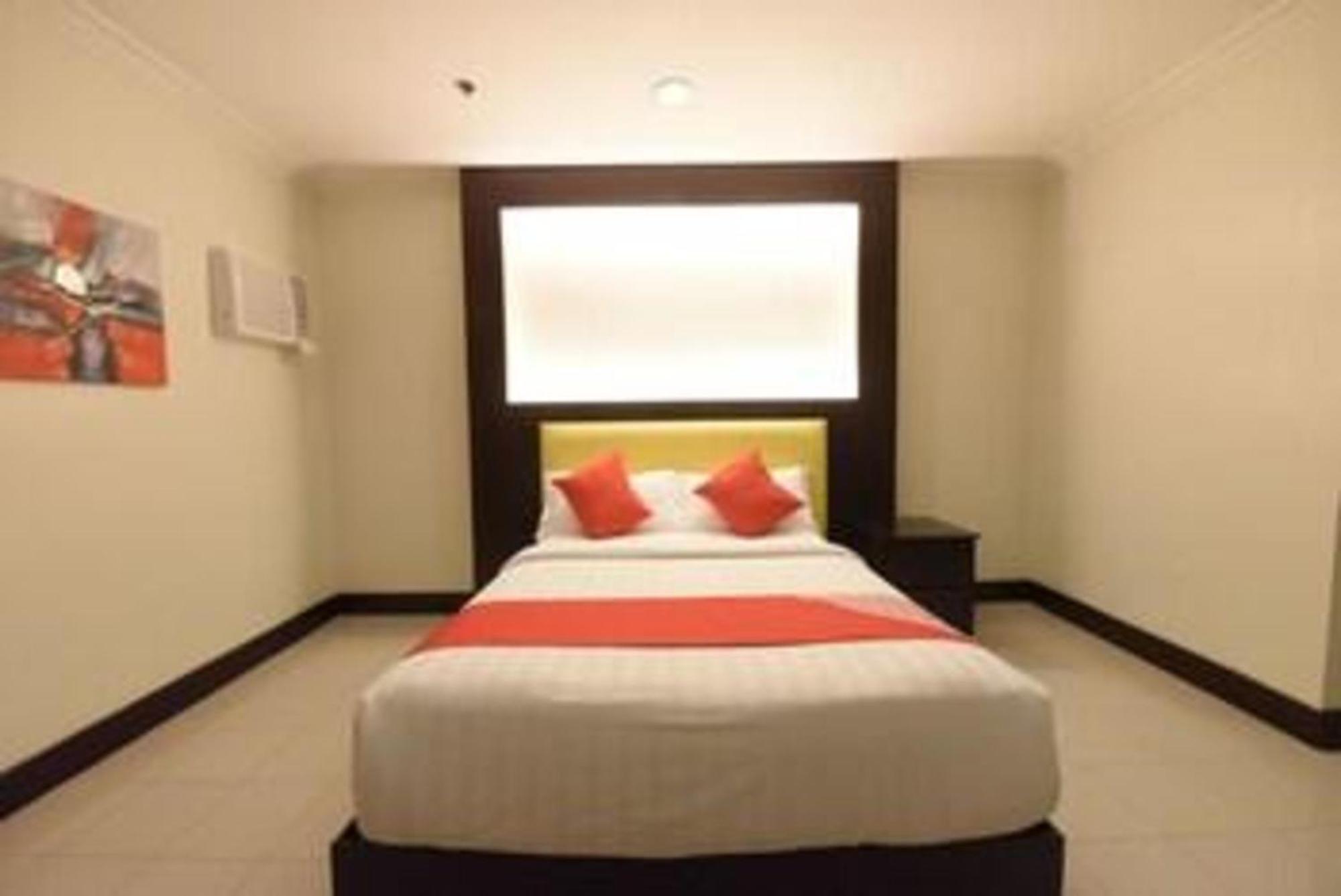 Hotel Oyo 115 Northridge Mansions Quezon City Esterno foto