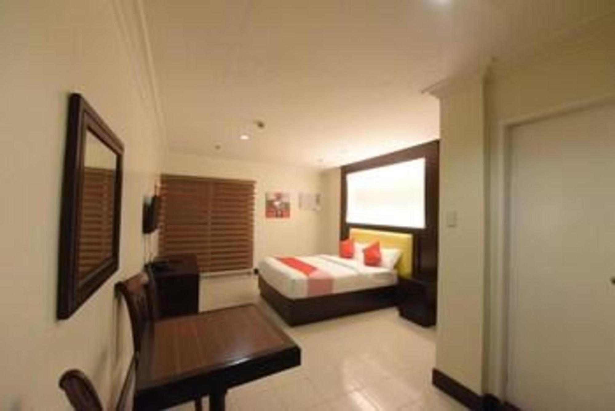 Hotel Oyo 115 Northridge Mansions Quezon City Esterno foto
