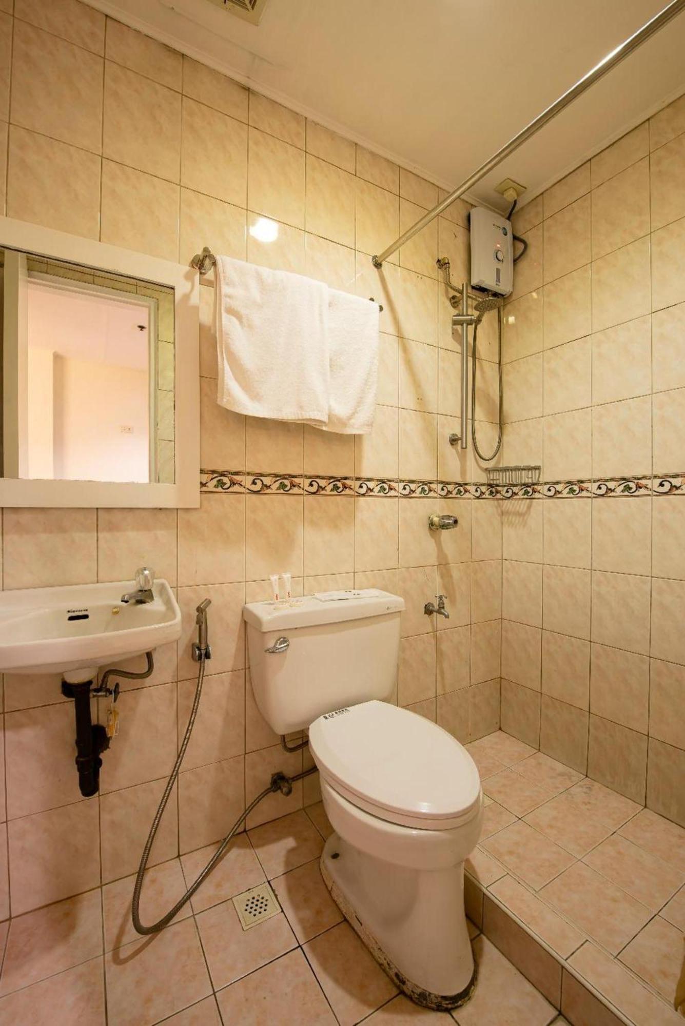 Hotel Oyo 115 Northridge Mansions Quezon City Esterno foto