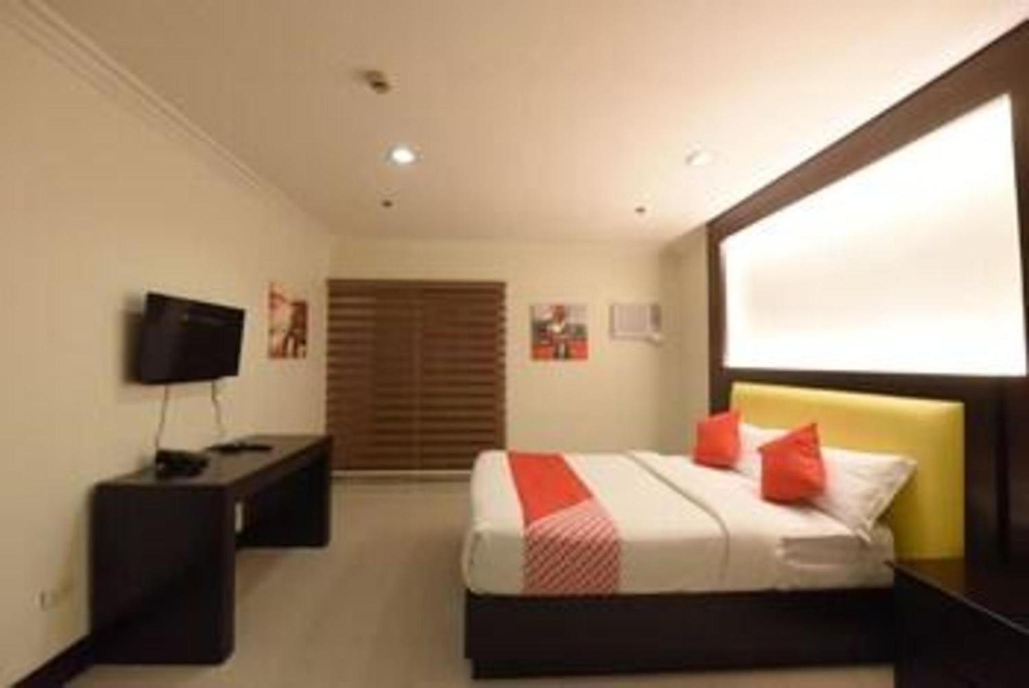 Hotel Oyo 115 Northridge Mansions Quezon City Esterno foto