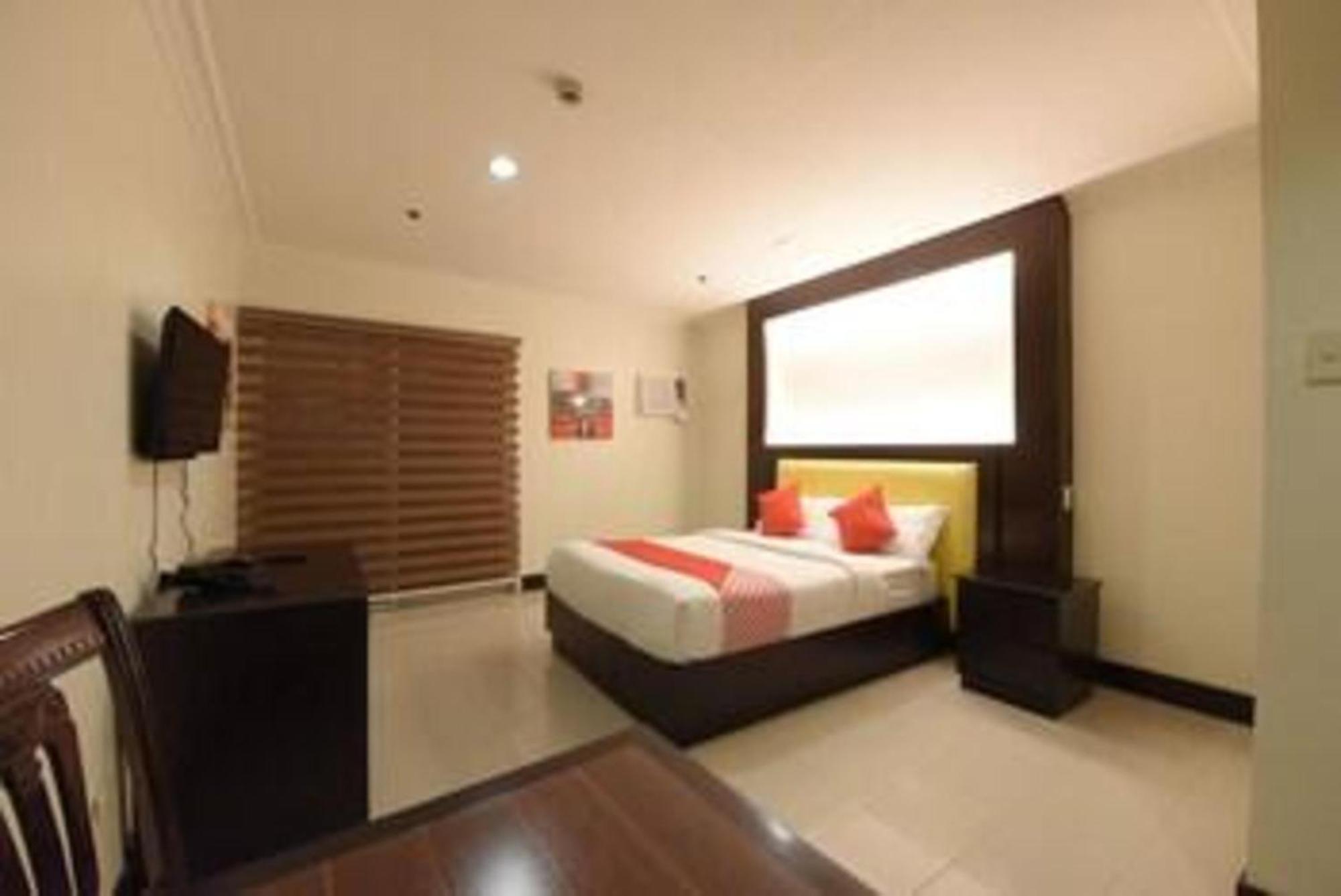 Hotel Oyo 115 Northridge Mansions Quezon City Esterno foto