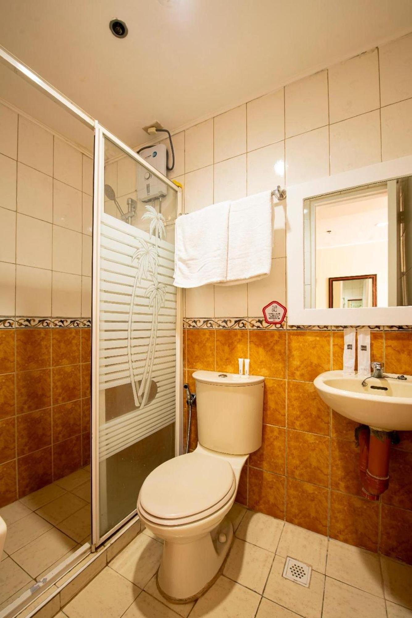 Hotel Oyo 115 Northridge Mansions Quezon City Esterno foto