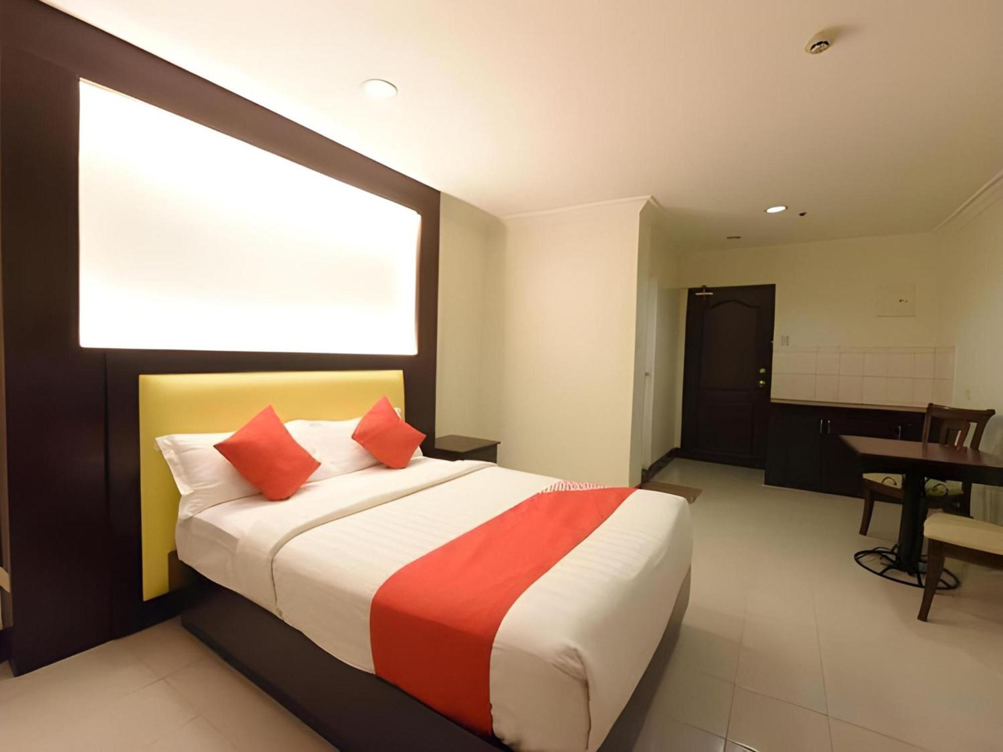 Hotel Oyo 115 Northridge Mansions Quezon City Esterno foto
