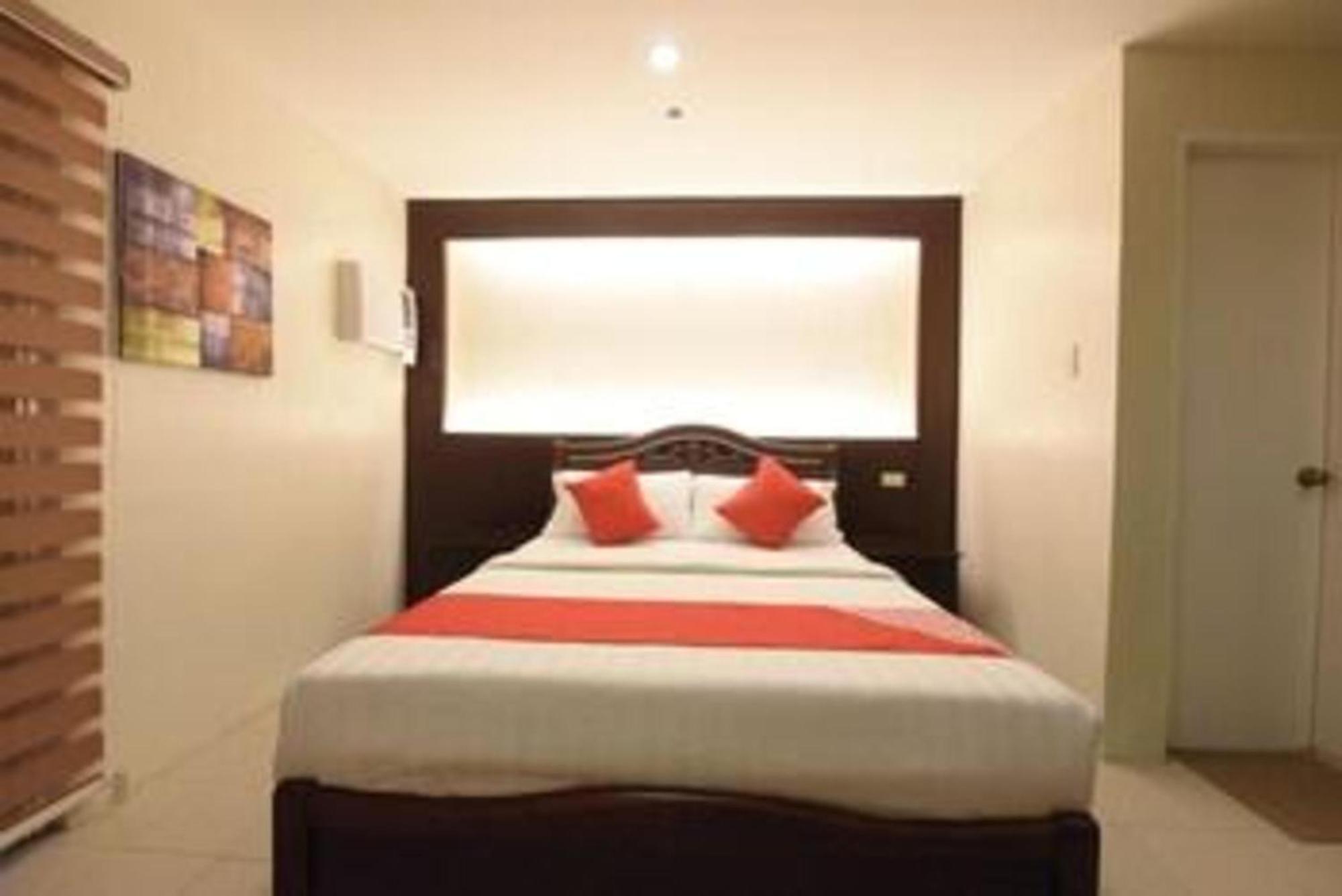 Hotel Oyo 115 Northridge Mansions Quezon City Esterno foto