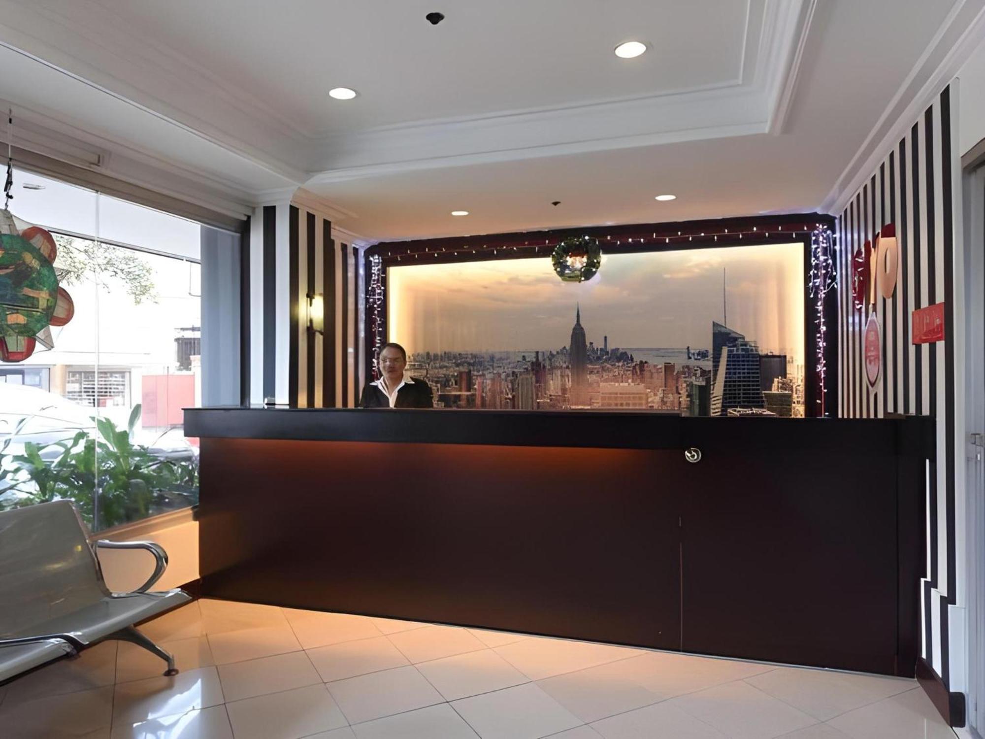 Hotel Oyo 115 Northridge Mansions Quezon City Esterno foto