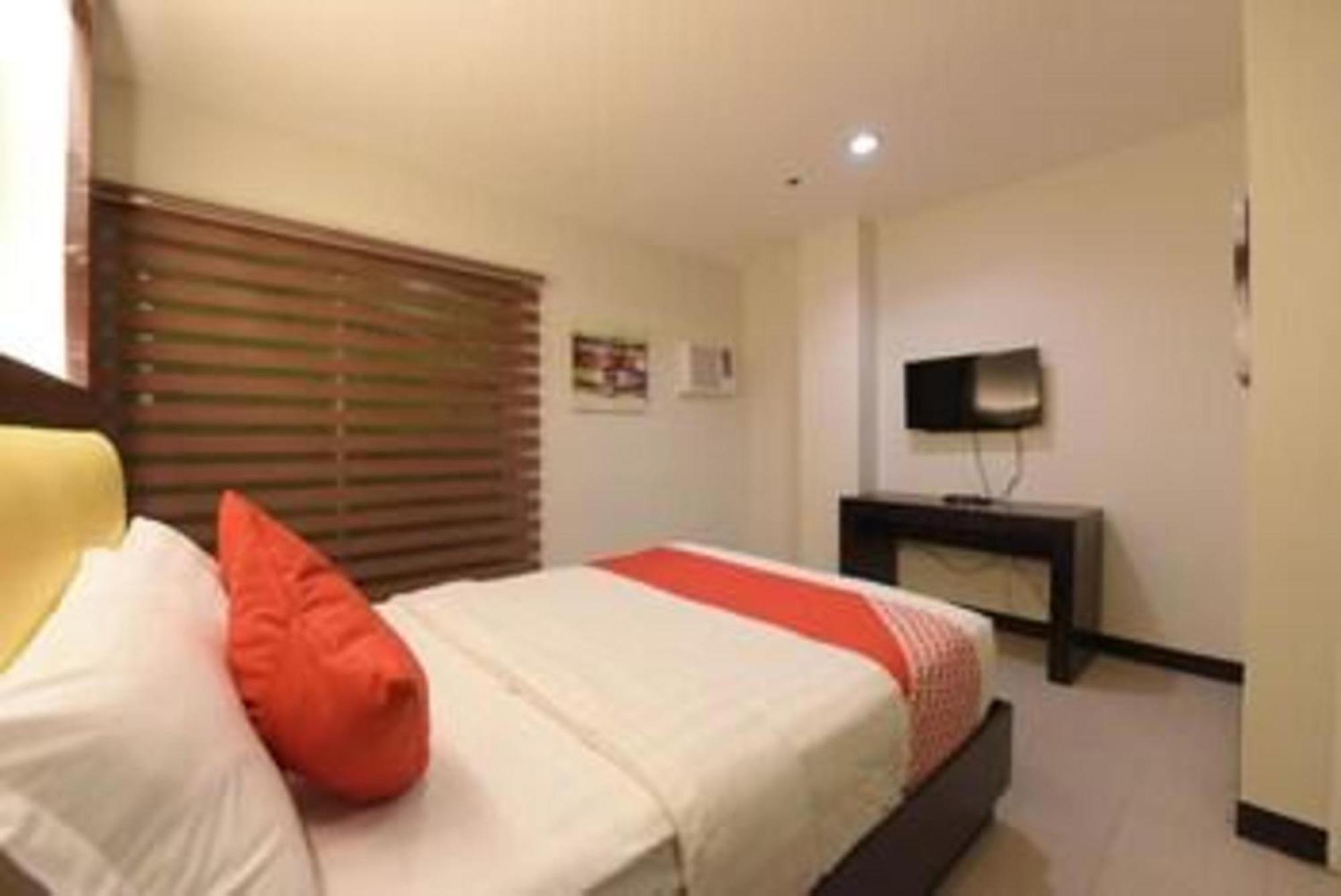 Hotel Oyo 115 Northridge Mansions Quezon City Esterno foto