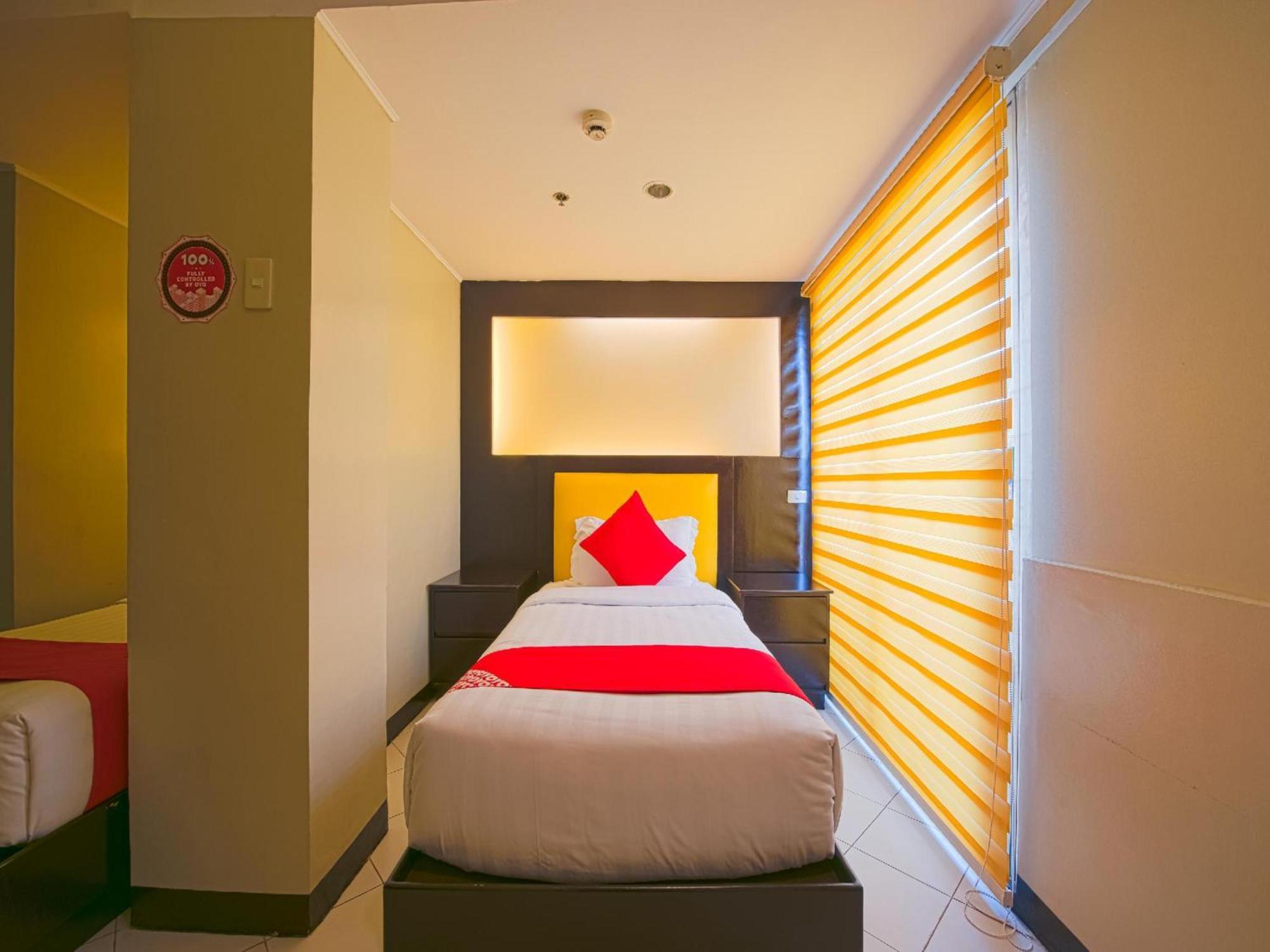 Hotel Oyo 115 Northridge Mansions Quezon City Esterno foto