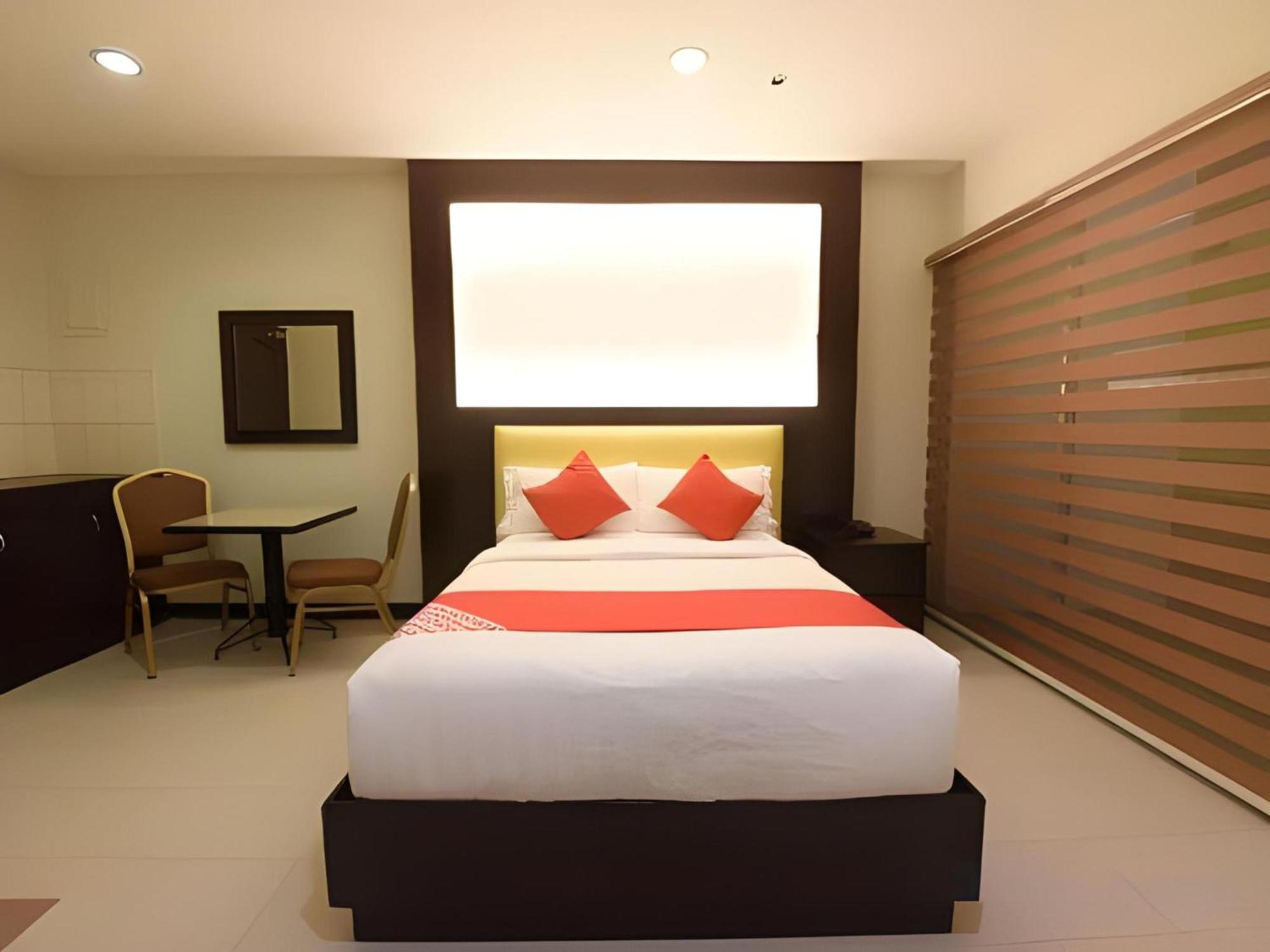 Hotel Oyo 115 Northridge Mansions Quezon City Esterno foto